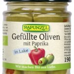 Oliven grün, gefüllt mit Paprika in Lake