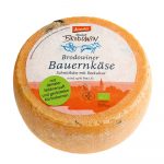Demeter Brodowiner Bauernkäse mit Möhrensaft und Kürbiskernen