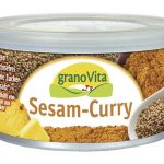 Veganer Brotaufstrich mit Sesam und Curry
