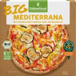 Big Bio Pizza Mediterrana mit Mozzarella, gegrilltem Gemüse und Tomaten