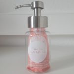 Ben&Anna Natural Care DUSCHGELSPENDER inkl. 1 Tüte Fruit Fusion Duschgelflocken
