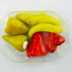 Bio Rote & Grüne Paprikaglocken gefüllt mit Frischkäse 100 g SB-Schale 