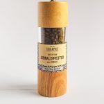 Pfeffermühle Holz mit schwarzem Urwaldpfeffer