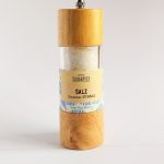 Salzmühle Holz mit deutschem Steinsalz