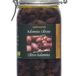 Kalamata-Oliven entsteint in Kräuteröl