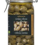 Grüne Oliven gefüllt mit Knoblauch in Kräuteröl