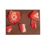 Bio Vollmilchschokolade mit Erdbeeren 50g